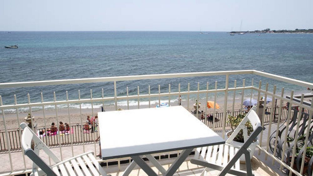 Nina B&B Giardini Naxos Exteriér fotografie