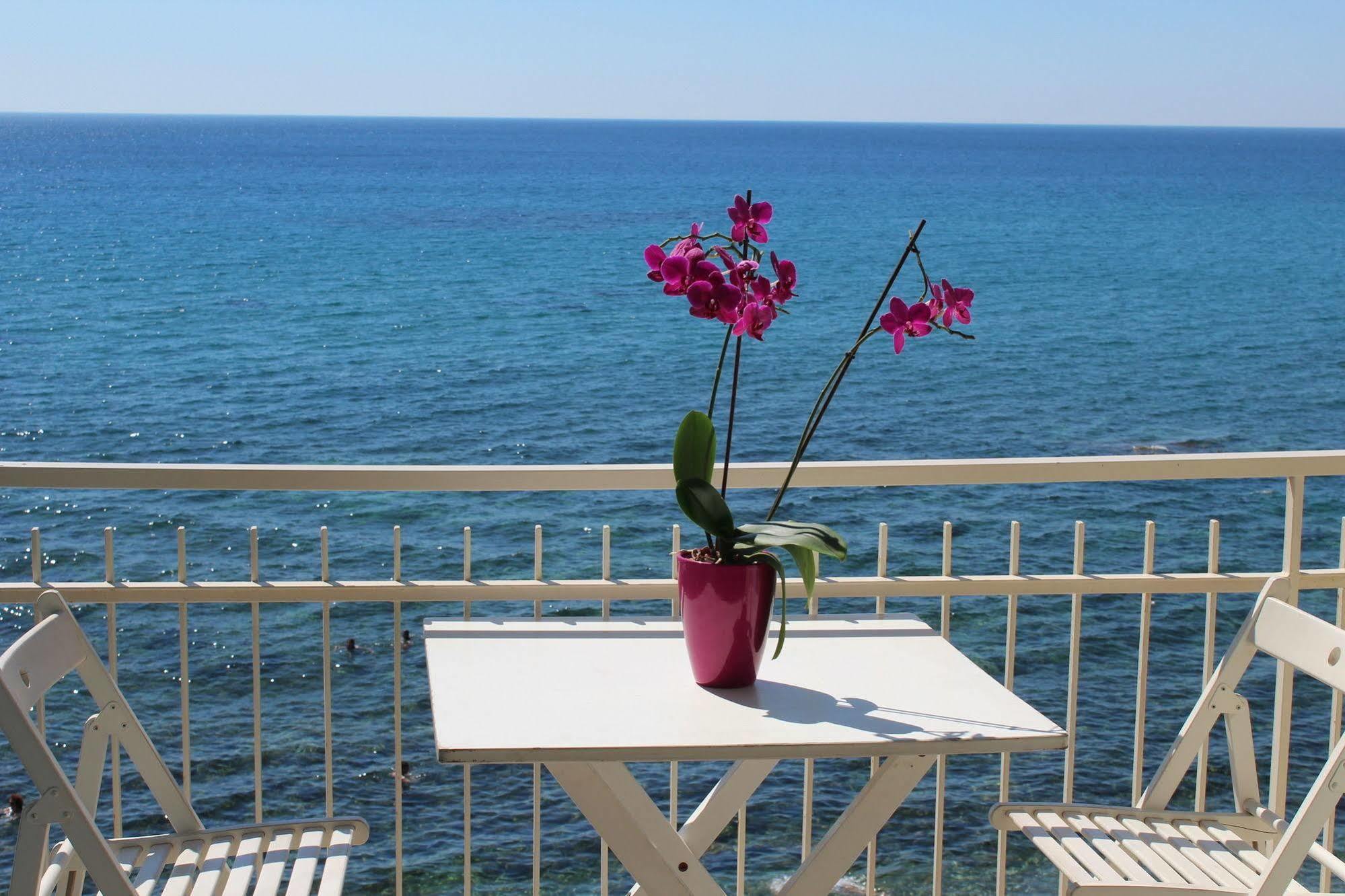 Nina B&B Giardini Naxos Exteriér fotografie