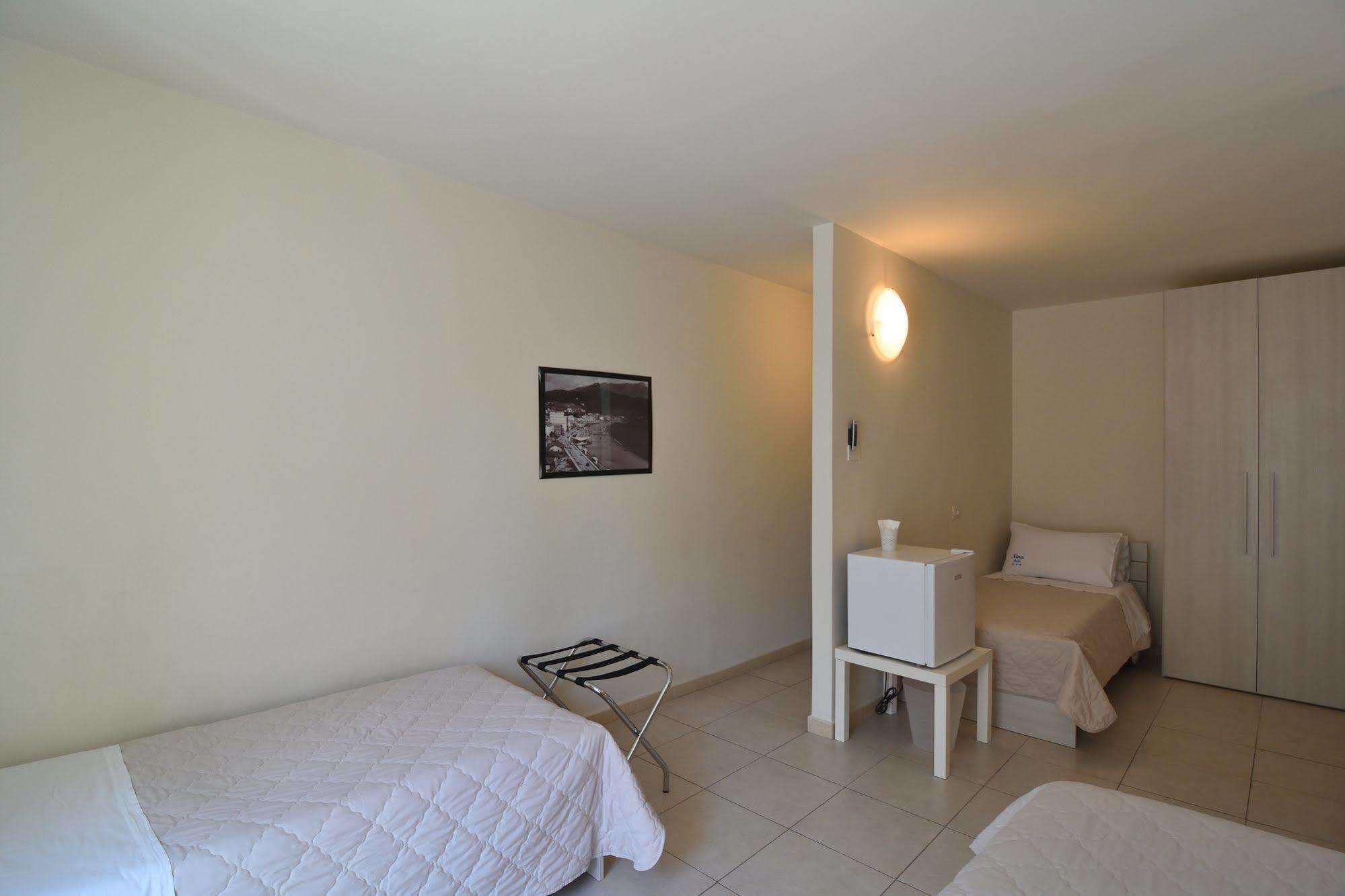 Nina B&B Giardini Naxos Exteriér fotografie
