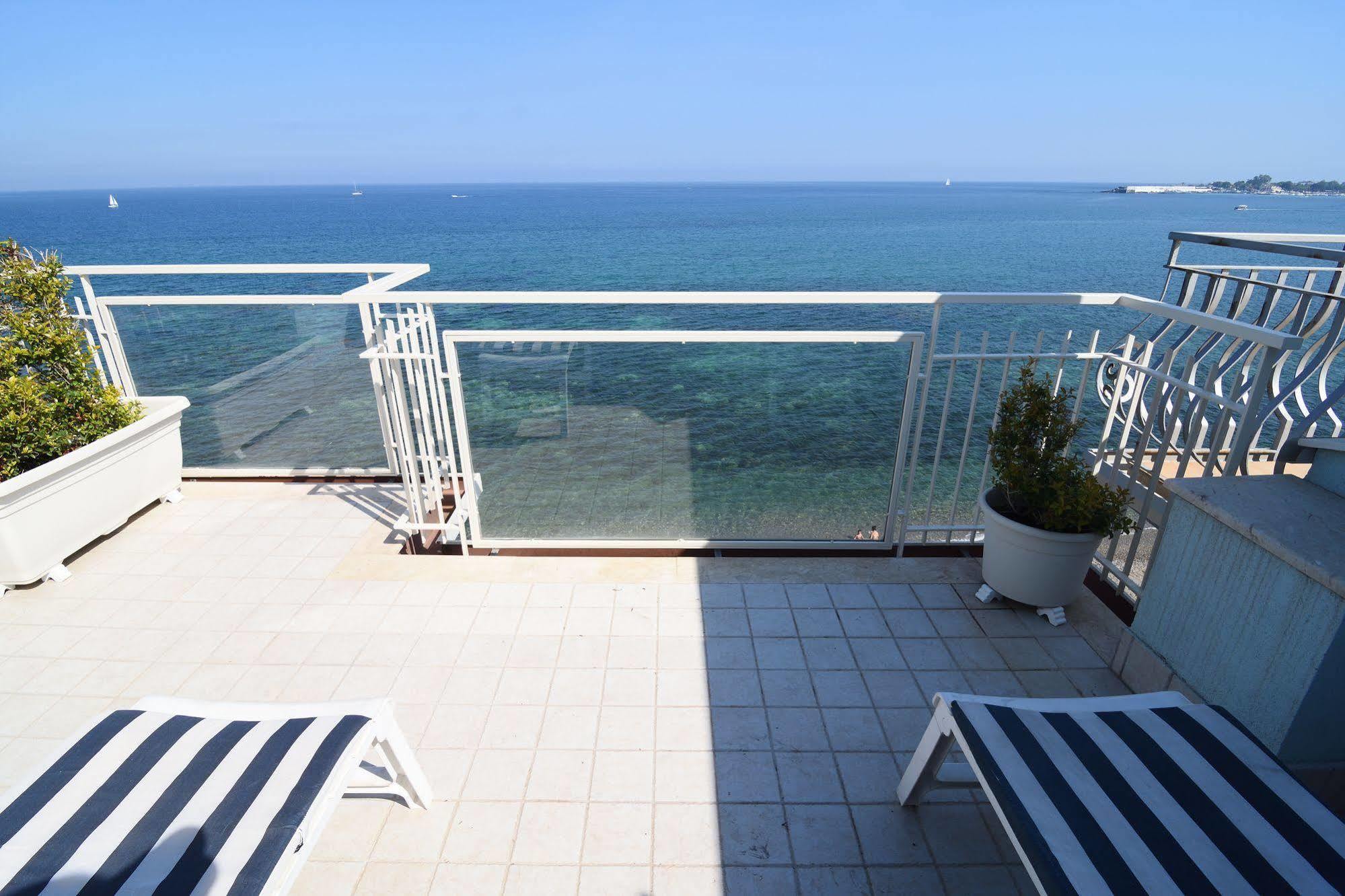 Nina B&B Giardini Naxos Exteriér fotografie