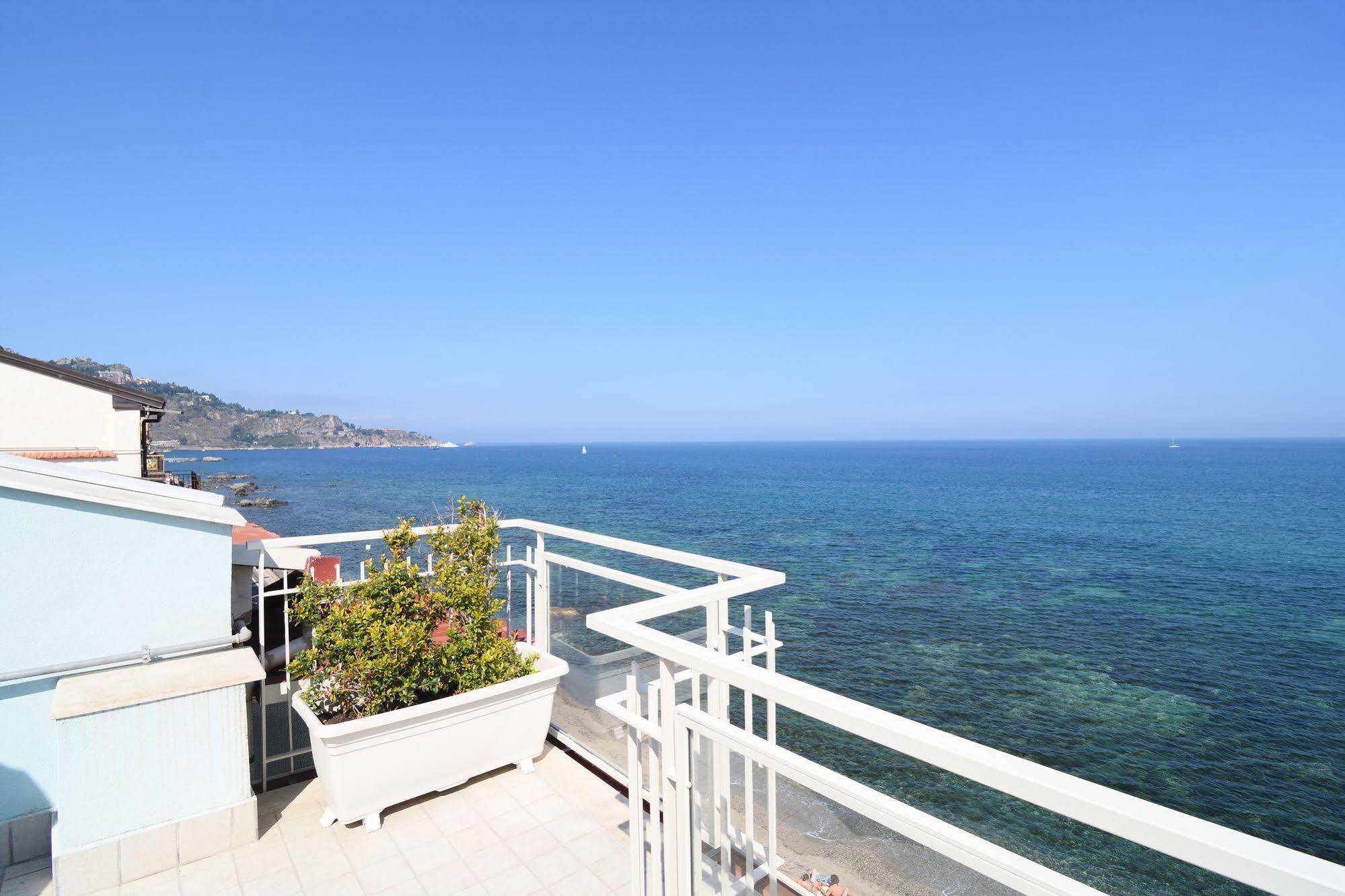 Nina B&B Giardini Naxos Exteriér fotografie